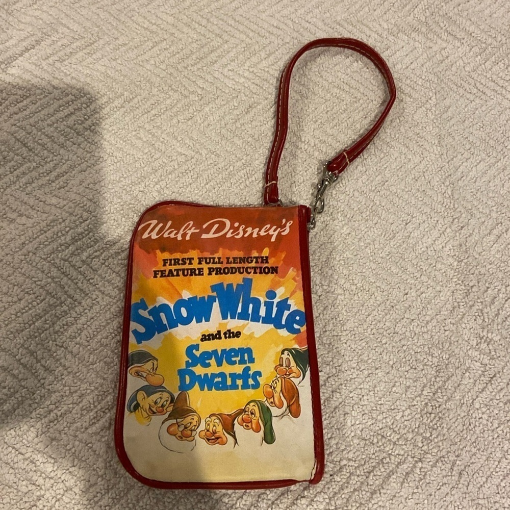 NWOT Disney wristlet Snow White​​​​​​​
